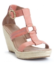 Espadrille platforms are perfect for the season. Fossil's Selena wedge platform sandals are so cute and strappy. They're just begging for a summer stroll.