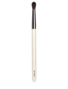 A long, tapered brush (similar to a paintbrush) designed for precise eye shade application along the contour of the eye. Made of luxuriously soft squirrel hair. Made in USA. A long, tapered brush (similar to a paintbrush) designed for precise eye shade application along the contour of the eye. Made of luxuriously soft squirrel hair. Made in USA.