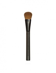 Made from luxuriously soft sable, this flat brush is slightly rounded at the edges to precisely follow the curves of the face. Dispensing the perfect amount of makeup onto the face, the blender brush creates a flawless, second-skin effect when used with any Armani foundation. Sensuous application and flawless results. 