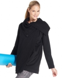 Ideology's cozy cardigan is the perfect cover-up for the gym or yoga. It's just the piece to pair with active leggings and a sports bra!