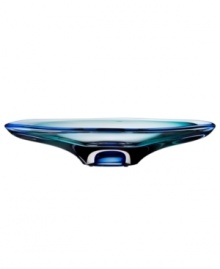 An elegant fluidity in shades of the sea gives this Vision dish from Kosta Boda an ethereal quality that's truly mesmerizing. Royal and azure blues deepen and fade in heavy art glass with an elongated shape and endless allure.