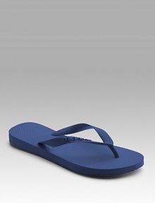 Comfortable and flexible, this flip flop has a molded rubber upper. Logo detail on strap Made in Brazil Women's Sizes Please note that men's sizes are listed below. If you wear women's size 7-8 order size 6; 9-10 order size 7-8; 11 order size 9. Comfortable and flexible, this flip flop has a molded rubber upper. Logo detail on strap Made in Brazil Women's Sizes Please note that men's sizes are listed below. If you wear women's size 7-8 order size 6; 9-10 order size 7-8; 11 order size 9.
