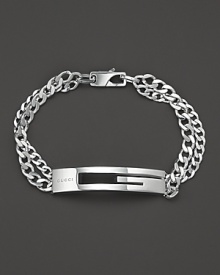 Doubled sterling silver chains, finished with a bold, signature Gucci G.