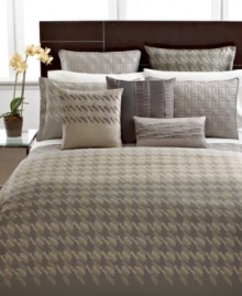 Inspired by contemporary design, this Modern Houndstooth duvet cover from Hotel Collection features an earth tone color palette of abstract patterns. Zipper closure.