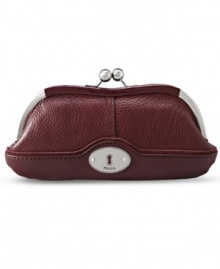 Change things up with this compact coin purse from Fossil that discretely slips into a pocket or purse without a worry. Crafted in rich letter with secure kisslock closure--coins, cards, cash and ID stay perfectly in place. Change things up with this compact coin purse from Fossil that discretely slips into a pocket or purse without a worry. Crafted in rich letter with secure kisslock closure--coins, cards, cash and ID stay perfectly in place.