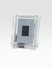 Surround a cherished photo with the sparkling beauty of Lismore's beloved diamond and wedge design.8 X 10 Imported Surround a cherished photo with the sparkling beauty of Lismore's beloved diamond and wedge design.8 X 10 Imported