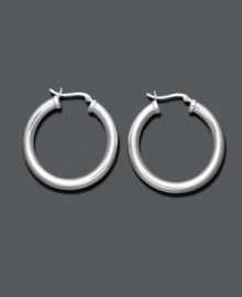 Polished and put together. A classic for your wardrobe -- Giani Bernini's simple hoop earrings add instant style. Crafted in sterling silver. Approximate diameter: 1-1/2 inches.