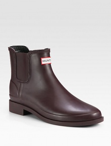 Chelsea boot version from the legendary Hunter brand, created with side elastic gores and a rubber sole for long-lasting comfort and support.Rubber upperNylon liningPadded insoleRubber soleImported