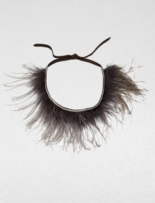 Luxurious, playful ostrich feathers, secured with a ribbon tie.Circumfrence, 8Ostrich feathersMade in Italy of imported fabric Luxurious, playful ostrich feathers, secured with a ribbon tie.Circumfrence, 8Ostrich feathersMade in Italy of imported fabric