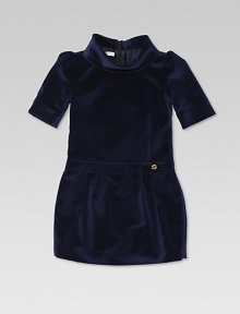 Plush cotton velvet in a drop-waist silhouette with bow, interlocking G detail and cowlneck.CowlneckShort sleevesBack zipperDrop waist with bow and interlocking GPleated skirtSatin liningCottonDry cleanMade in Italy Plush cotton velvet in a drop-waist silhouette with bow, interlocking G detail and cowlneck.CowlneckShort sleevesBack zipperDrop waist with bow and interlocking GPleated skirtSatin liningCottonDry cleanMade in Italy