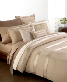 It's all in the details! The Essentials Vapour quilted sham from Donna Karan adds elegance and comfort to your bed with perfectly tailored puckered stitch details.