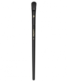 This full, natural-bristled brush is the ideal partner to all eye shadows. It quickly and evenly sweeps shadow across the eyelid for a flawless, professional look. The improved hair quality allows for better pigment pickup.How to Use: Dip one side of the brush into eye shadow. Tap off excess. Sweep across the eyelid. Finish by sweeping the clean side of the brush to blend shadow and achieve the desired look. This full, natural-bristled brush is the ideal partner to all eye shadows. It quickly and evenly sweeps shadow across the eyelid for a flawless, professional look. The improved hair quality allows for better pigment pickup.How to Use: Dip one side of the brush into eye shadow. Tap off excess. Sweep across the eyelid. Finish by sweeping the clean side of the brush to blend shadow and achieve the desired look.