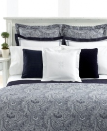 Tailored with precision, this standard sham features unique two-toned blue hemstitching between its pure white center and navy border – a sophisticated complement to the Navy Paisley Suite bedding collection from Lauren Ralph Lauren.