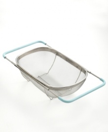 This is one clever colander. Simply extend the rubberized handles across the top of your sink until the colander is supported entirely by your countertop, leaving your hands free and away from any hot food and water. Limited lifetime warranty. This is one clever colander. Simply extend the rubberized handles across the top of your sink until the colander is supported entirely by your countertop, leaving your hands free and away from any hot food and water. Limited lifetime warranty.