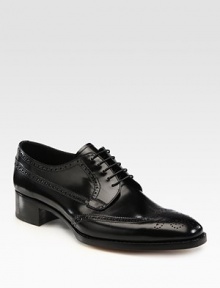 Classic lace-up design handsomely crafted in Italian calfskin leather.Leather upperLeather liningLeather soleMade in Italy Classic lace-up design handsomely crafted in Italian calfskin leather.Leather upperLeather liningLeather soleMade in Italy