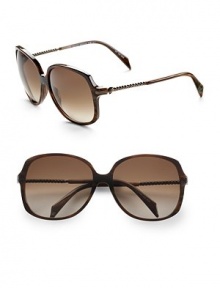 Acetate frames with metal temples. Available in horn walnut brown with brown gradient lens. Skull etched temples 100% UV protection Made in Italy Acetate frames with metal temples. Available in horn walnut brown with brown gradient lens. Skull etched temples 100% UV protection Made in Italy