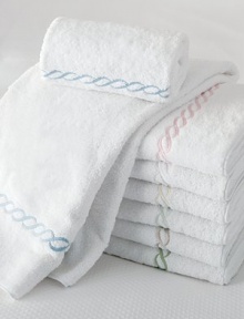 Plush, soft, luxurious Egyptian cotton, with a graceful embroidered chain border.32L X 18W Cotton Machine wash Made in USA Plush, soft, luxurious Egyptian cotton, with a graceful embroidered chain border.32L X 18W Cotton Machine wash Made in USA
