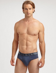 A denim-inspired design with an elastic logo waistband in a low-rise cut. Elastic logo waistbandElastic leg openingsTopstitching details57% cotton/38% polyester/5% elastaneMachine washImported A denim-inspired design with an elastic logo waistband in a low-rise cut. Elastic logo waistbandElastic leg openingsTopstitching details57% cotton/38% polyester/5% elastaneMachine washImported