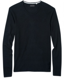 Top of your t-shirt with this solid long sleeve scoop neck t-shirt by Guess Jeans. Top of your t-shirt with this solid long sleeve scoop neck t-shirt by Guess Jeans.