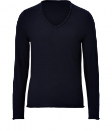 Everyday essential knitwear gets a cool modern redux in Closeds four season cashmere pullover - Rolled V-neckline, long sleeves, rolled seams - Modern slim fit - Pair with everything from broken-in jeans to chic tailored trousers Everyday essential knitwear gets a cool modern redux in Closeds four season cashmere pullover - Rolled V-neckline, long sleeves, rolled seams - Modern slim fit - Pair with everything from broken-in jeans to chic tailored trousers