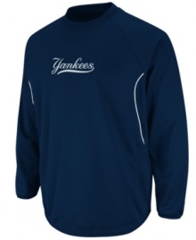 Show 'em where your loyalty lies in this Majestic New York Yankees fleece with Therma Base technology for comfort. Show 'em where your loyalty lies in this Majestic New York Yankees fleece with Therma Base technology for comfort.
