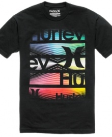 Get a fresh take in your casual wardrobe with the surf-n-skate style of this Hurley tee.