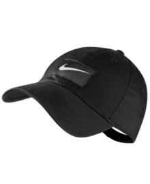 Top off your athletic look with this Nike Heritage adjustable hat.