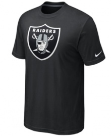 Go big! Display your love for the Oakland Raiders loud and proud in this oversized-logo t-shirt from Nike. Go big! Display your love for the Oakland Raiders loud and proud in this oversized-logo t-shirt from Nike.