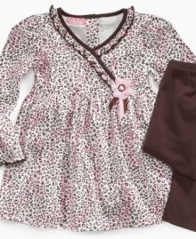 Go wild. She'll love the fierce fashion of this tunic and leggings set from Kids Headquarters. Go wild. She'll love the fierce fashion of this tunic and leggings set from Kids Headquarters.