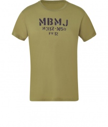 Embrace casual military cool with Marc by Marc Jacobss olive green army logo t-shirt - Crafted from a pure, lightweight cotton - Slim, straight cut - Classic crew neck and short sleeves - Ideal for leisure, perfect for pairing with a leather jacket and jeans or chinos and a cardigan Embrace casual military cool with Marc by Marc Jacobss olive green army logo t-shirt - Crafted from a pure, lightweight cotton - Slim, straight cut - Classic crew neck and short sleeves - Ideal for leisure, perfect for pairing with a leather jacket and jeans or chinos and a cardigan