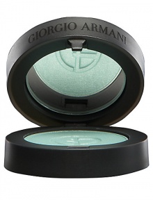 The formula of maestro eye shadow contains pure silk-like powders to create a soft, lightweight texture that glides onto eyelids in a silken veil of colour. Three different finishes replicate the breathtaking effects Giorgio Armani achieves with silk: Matte gives smooth, deep colour; Satin creates a lustrous sheen; Sparkling illuminates with iridescent shimmer. The formula of maestro eye shadow contains pure silk-like powders to create a soft, lightweight texture that glides onto eyelids in a silken veil of colour. Three different finishes replicate the breathtaking effects Giorgio Armani achieves with silk: Matte gives smooth, deep colour; Satin creates a lustrous sheen; Sparkling illuminates with iridescent shimmer.