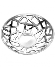 Inspired by windblown botanicals but unwavering in its strength and durability, the Symphony basket is perfect for warming and presenting rolls in lustrous Wilton Armetale metal. Inspired by windblown botanicals but unwavering in its strength and durability, the Symphony basket is perfect for warming and presenting rolls in lustrous Wilton Armetale metal.