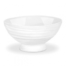 This set of dinnerware designed by famed cook and food writer Sophie Conran offers a modern organic aesthetic in unique shapes for an elegant and durable everyday collection.