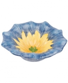 A morning glory blossoms into this Botanic Hummingbird fruit and dessert bowl, a special piece for accenting more than just your table. Fresh from Portmeirion's figural serveware collection. A morning glory blossoms into this Botanic Hummingbird fruit and dessert bowl, a special piece for accenting more than just your table. Fresh from Portmeirion's figural serveware collection.