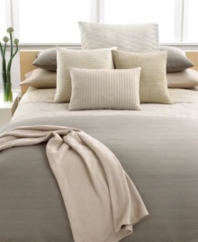 Create a tranquil setting with this Calvin Klein Dash Thorn duvet cover featuring calming hues and woven combed cotton elements. Hidden button closure. Create a tranquil setting with this Calvin Klein Dash Thorn duvet cover featuring calming hues and woven combed cotton elements. Hidden button closure.