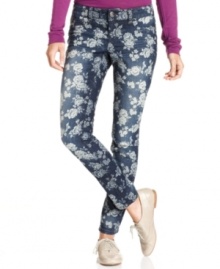 An explosion of flowers decorate these five-pocket skinny jeans from Rewash! Further your trend-right look with any of the season's oxford-style flats! An explosion of flowers decorate these five-pocket skinny jeans from Rewash! Further your trend-right look with any of the season's oxford-style flats!