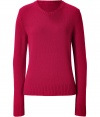 With a pristine cut and rich red hue, Jil Sanders cashmere pullover is a luxurious take on contemporary knitwear - Round neckline, long sleeves, ribbed trim - Fitted - Wear with figure-hugging separates and flawless leather ankle boots