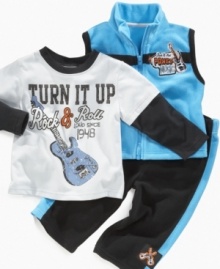 Rock on with great baby style! This three-piece set from Clubhouse amplifies he burgeoning baby fashion. Rock on with great baby style! This three-piece set from Clubhouse amplifies he burgeoning baby fashion.