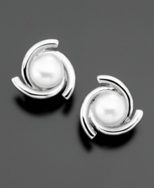 An alluring design for every day sophistication. Cultured freshwater pearl earrings (8-9 mm) set in sterling silver. An alluring design for every day sophistication. Cultured freshwater pearl earrings (8-9 mm) set in sterling silver.