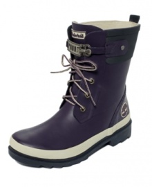 A sure bet against wet weather, the Welfleet rain boots from Timberland keep your feet dry all day.