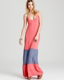 This CHASER maxi dress executes the color-block trend to warm-weather perfection. This CHASER maxi dress executes the color-block trend to warm-weather perfection.