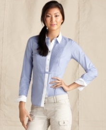 Prep up your look with this tailored shirt from Tommy Hilfiger, featuring a crisp pleated bib and contrasting trim.