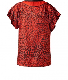 Stylish top in fine, rust brown silk - Fashionable jungle print - The cut is feminine and modern - Casually straight with a scoop neck and wide short sleeves - A knockout with skinny jeans, leather pants, a miniskirt Stylish top in fine, rust brown silk - Fashionable jungle print - The cut is feminine and modern - Casually straight with a scoop neck and wide short sleeves - A knockout with skinny jeans, leather pants, a miniskirt