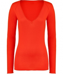 Everyday essential knitwear gets a cool modern redux in Closeds four season cotton-silk-cashmere pullover - V-neckline, long sleeves - Modern slim fit - Pair with everything from broken-in skinnies to chic tailored mini-skirts Everyday essential knitwear gets a cool modern redux in Closeds four season cotton-silk-cashmere pullover - V-neckline, long sleeves - Modern slim fit - Pair with everything from broken-in skinnies to chic tailored mini-skirts