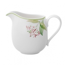 The Green Garland collection is composed of pure white fine china. Each piece features a light, fresh floral treatment in soft shades of green and yellow. Shape is always important and Villeroy & Boch, offering tableware pieces in this collection in round or oblong to create a decidedly modern approach. The Green Garland collection is composed of pure white fine china. Each piece features a light, fresh floral treatment in soft shades of green and yellow. Shape is always important and Villeroy & Boch, offering tableware pieces in this collection in round or oblong to create a decidedly modern approach.