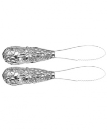Distinguished by sculpted aluminum handles wrapped in grapevines, these spreaders bring a touch of the vineyard to any gathering. Distinguished by sculpted aluminum handles wrapped in grapevines, these spreaders bring a touch of the vineyard to any gathering.
