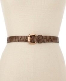 Pull your look together with this embossed leather belt from Fossil. Pull your look together with this embossed leather belt from Fossil.