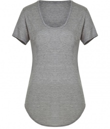 Better than your average basic tee, this version from Helmut Lang features an asymmetric hem and a flattering cut - Scoop neck, short sleeves, asymmetric high-low hem - Wear with skinny jeans, slim trousers, of a mini-skirt