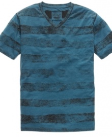 Old school cool. Stripes with a worn look are casual and classic on this t shirt from Retrofit.