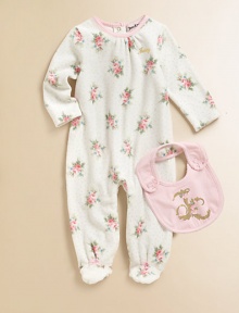 Charming bouquets adorn a cozy knit footie with a coordinating bib to help keep things neat.Banded scalloped necklineTiny front pleatsJuicy embroidery on chestLong sleevesBack snapsSnap legsJersey bib with floral JC logoCotton/polyesterMachine washImported Please note: Number of snaps may vary depending on size ordered. 